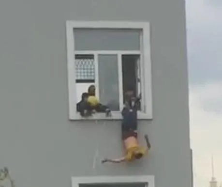 自解腰带坠楼身亡：为什么会想不开,真相是什么样子的