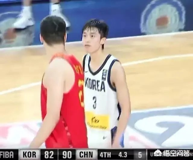 在男篮U18亚锦赛上韩国输掉比赛之后,王泉泽遭到对方球员挑衅而无动于衷,你怎么看?