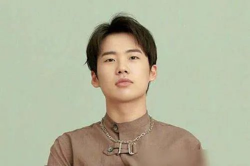 白敬亭想加郭麒麟好友，是因为郭麒麟的人缘很好吗？