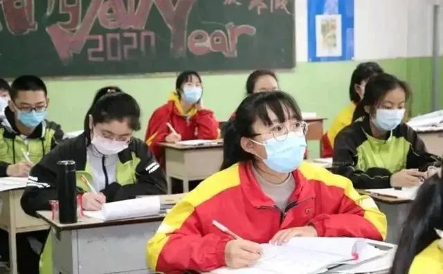 绥芬河口岸输入病例是否影响黑龙江省开学时间？