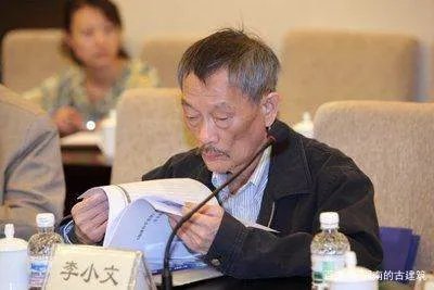 上课布鞋、二郎腿被称当代“扫地僧”的人是谁？