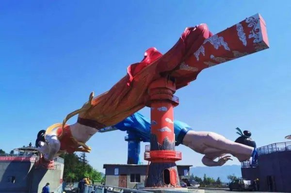 重庆网红景点“飞天之吻”为何被网友吐槽？