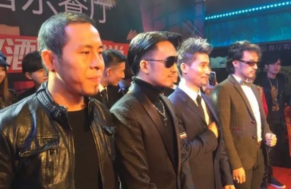 快递小伙因为长相酷似谢霆锋，不顾母亲反对花重金整容，如今怎么样了？