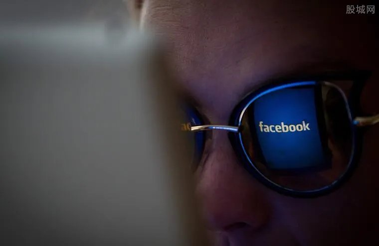 Facebook最新转变 仿照微信功能有什么意图