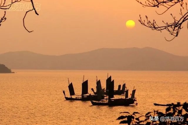 无锡、苏州两地的方言区别很大，但无锡的《太湖美》和《无锡景》用苏州话唱，为什么？