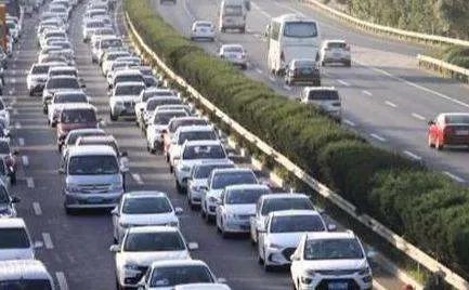 为什么同样是法定假日，中秋高速公路却不免费呢？