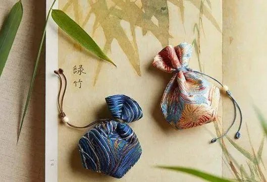 那些藏在历史长河中的“定情信物”,都有什么呢?