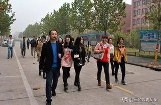如何看待「国科大学生季某某在国外社交平台发表不当言论」？学生应有的素养有哪些？