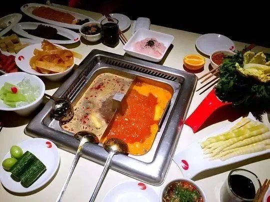 海底捞复工后涨价了,米饭7块钱一碗,酥肉44元,你还会吃吗