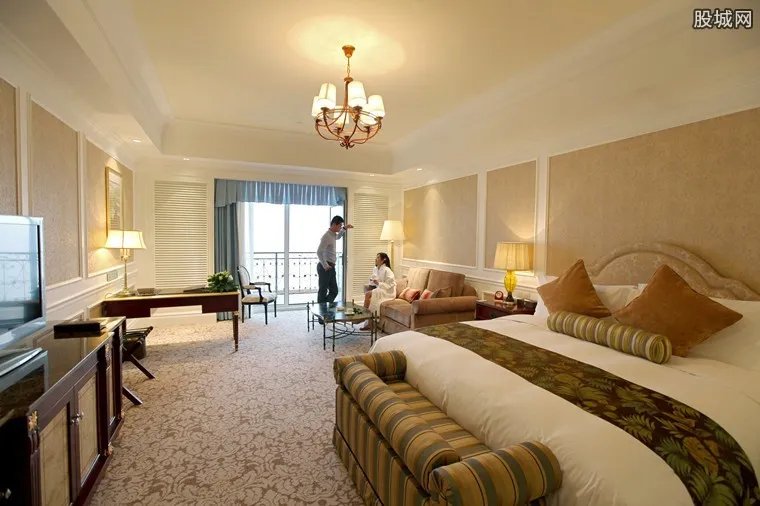 探访成都无人酒店 入住退房刷脸简单方便房间爆满