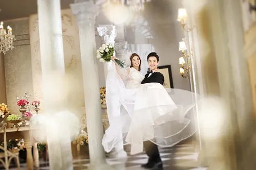 新人们广州哪里拍婚纱照好  广州优秀婚纱店推荐