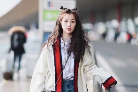 虞书欣小号向其粉丝真诚道歉,道歉需要诚意吗