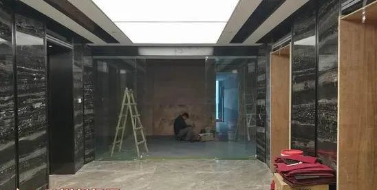 员工防毒面具上班是怎么回事？