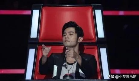 那英战队的《烟花易冷》是不是改编了歌词？