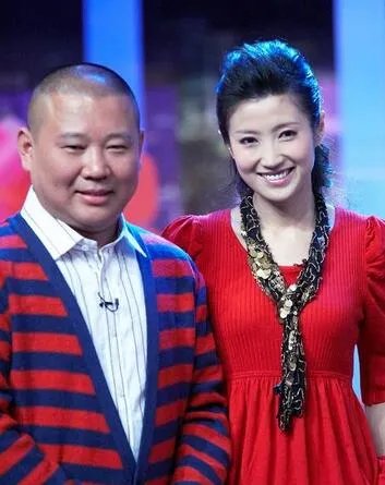 郭德纲春妮是什么关系  节目里送大蒜望其回归本我