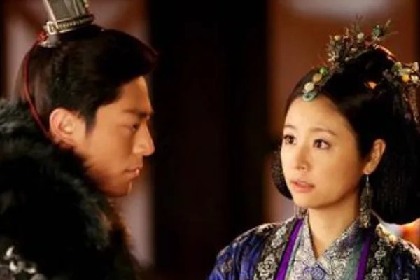 林心如晒霍建华为她庆生的照片，两人之前是因戏生情还是其他原因？