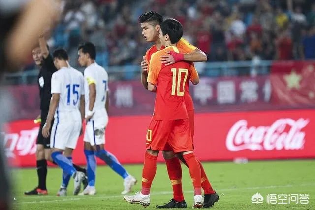 如何看待张玉宁坚持在荷兰踢球？