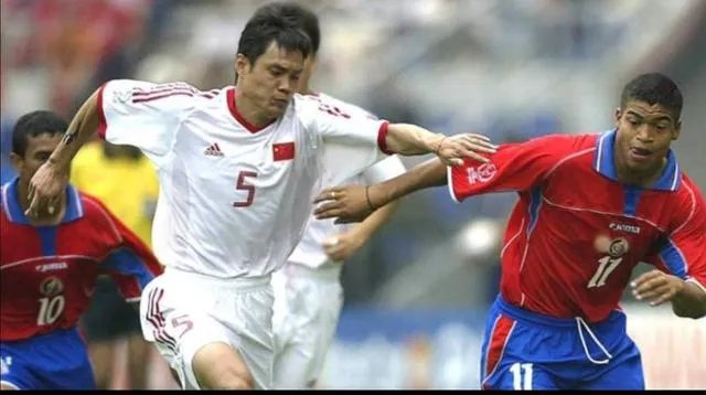 范佩西和范志毅这两个范大将军，谁能力更强，谁国际足坛地位更高？