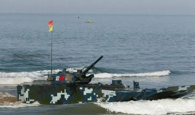 中国05式两栖步战车在海里时是否可以开炮？性能怎么样？