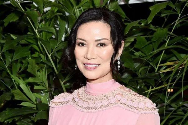 邓文迪与90后鲜肉前男友的“忘年恋”，为何会以分手收场？