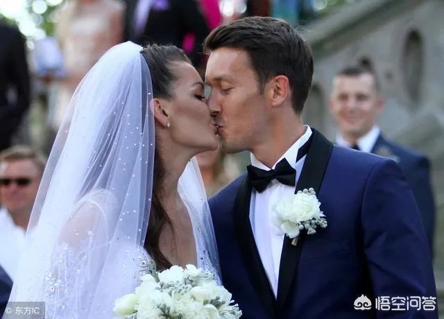 女子网球前世界第二名拉德万斯卡宣布退役，如何评价这位波兰女名将？