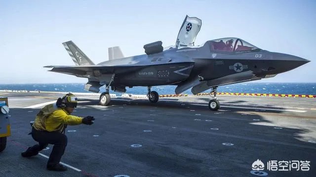 如果福特号核动力航母全副武装穿越到恐龙时代,可以打败恐龙吗?