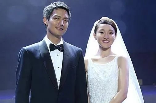 周迅跟李大齐到了结婚的阶段，可为何周迅转眼就跟王烁在一起？