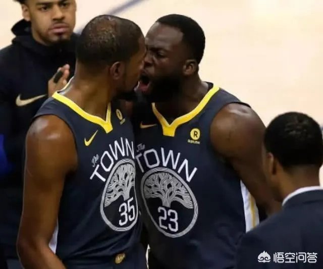 格林遭禁赛+罚款还没完,杜兰特和格林争吵后自言自语遭曝光令勇密心慌,你怎么看?