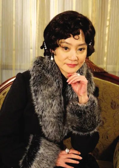 刘雪华老公坠楼身亡 琼瑶女郎委婉家居照盘点