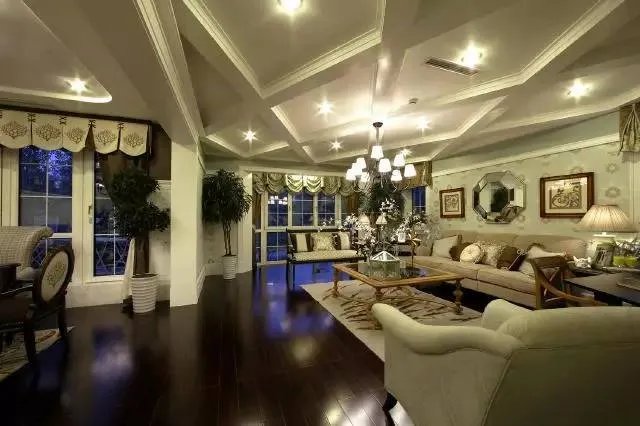 看多了美式乡村别墅,来欣赏一下英伦风的乡村风格吧!