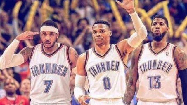 从雷霆对尼克斯的比赛来看，雷霆三巨头打出什么样的配合是最有效率的？