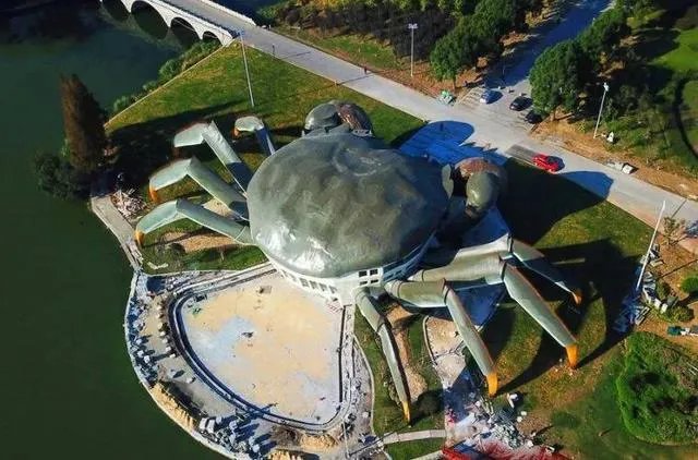 如何评价苏州螃蟹建筑呢？