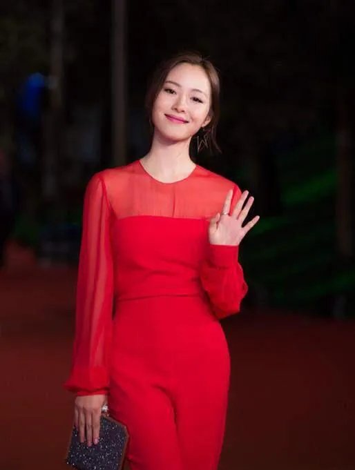 有没有人跟我一样觉得江一燕很漂亮的？