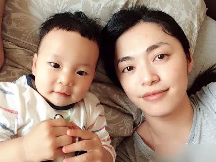 姚晨出轨门是怎么回事？ 首次晒儿子萌照