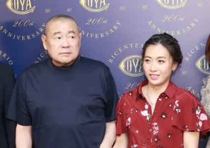 李嘉诚捐款1亿后，香港富豪榜前4都捐了多少钱？