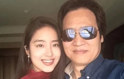 杨采钰和陈金飞在一起了吗？