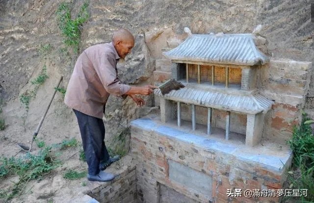 7旬老人花6年时间给自己建墓穴,活人给自己挖墓,为什么?