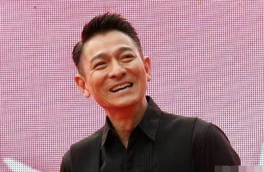 刘德华获博士学位却高兴不起来是为什么？