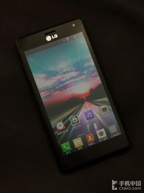 1.5GHz四核720p靓屏 LG P880真机评测