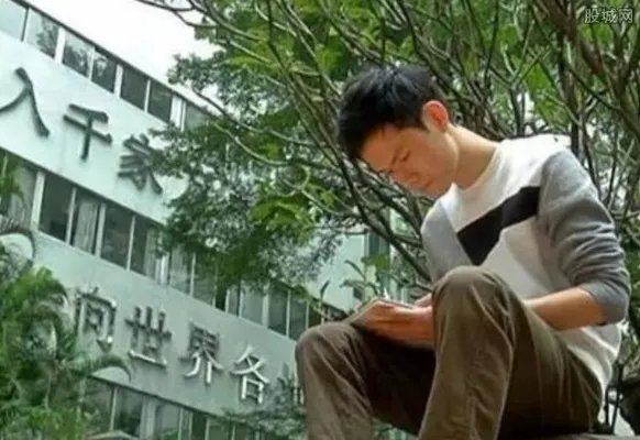 凭表情包赚50万 自学成才赚了人生第一桶金