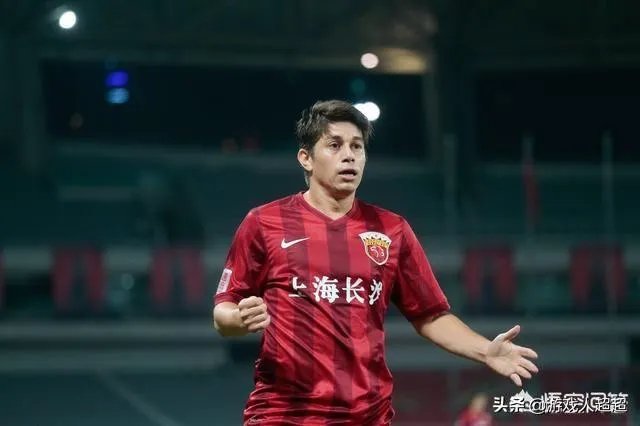 昔日世界第三高薪的孔卡，从恒大，上港离开后，现在在做什么？近况如何？