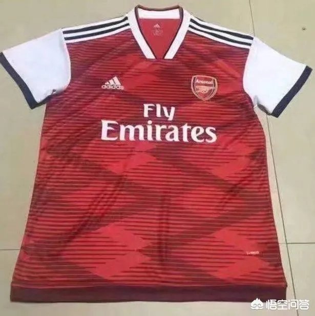阿森纳下赛季新球衣被曝光，复古造型由阿迪达斯赞助，球迷嫌它丑，你觉得怎么样？
