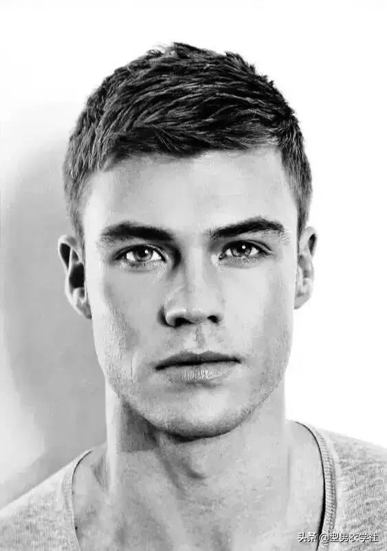 国字脸男士适合留什么发型?