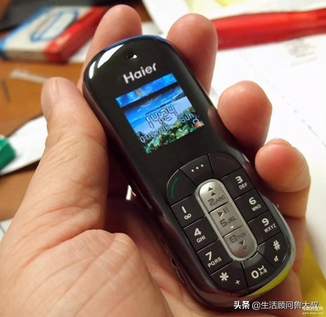 最小手机新款2013（十款最小的手机，超迷你）