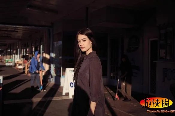 世界美女地图：罗马尼亚29岁女子穷游37国专拍正妹