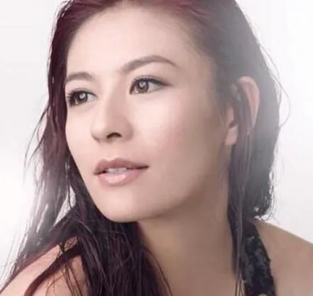 曹云金江若琳恋情令人大感意外 混搭CP感情甜蜜大胆认爱