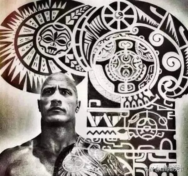 巨石强森、罗曼·雷恩斯的纹身都有什么来头？为什么他们的纹身很像？