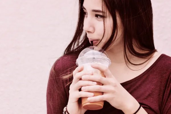 CoCo奶茶店查出腐烂水果，外面卖的哪些奶茶、饮料还能放心喝吗？