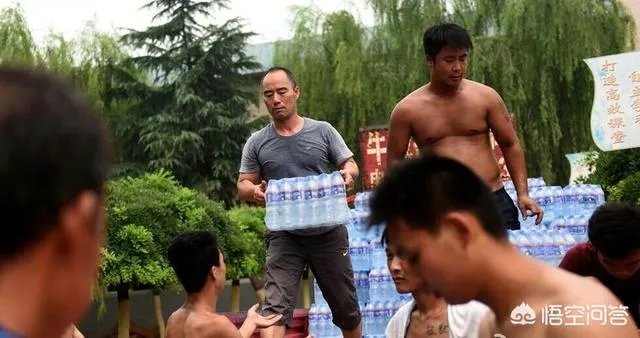 今年春晚有旭日阳刚，你怎么看？