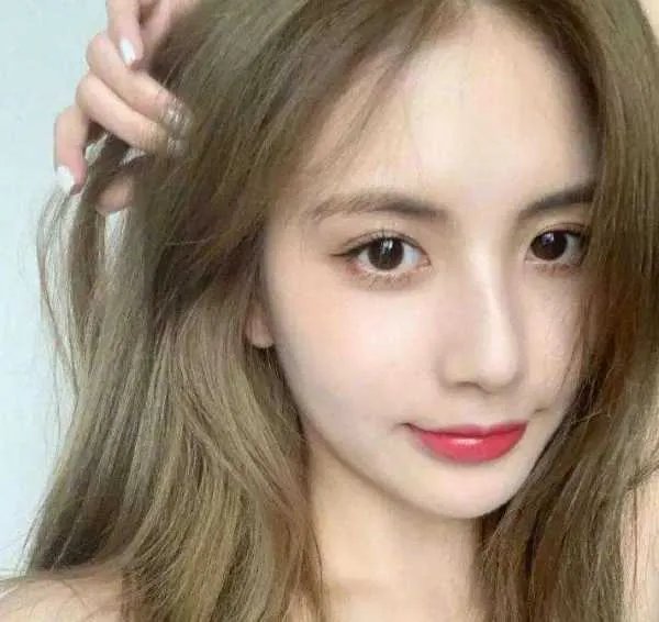 王思聪甜仇分手，甜仇是谁？谈这种没名分没钱的恋爱不后悔吗？